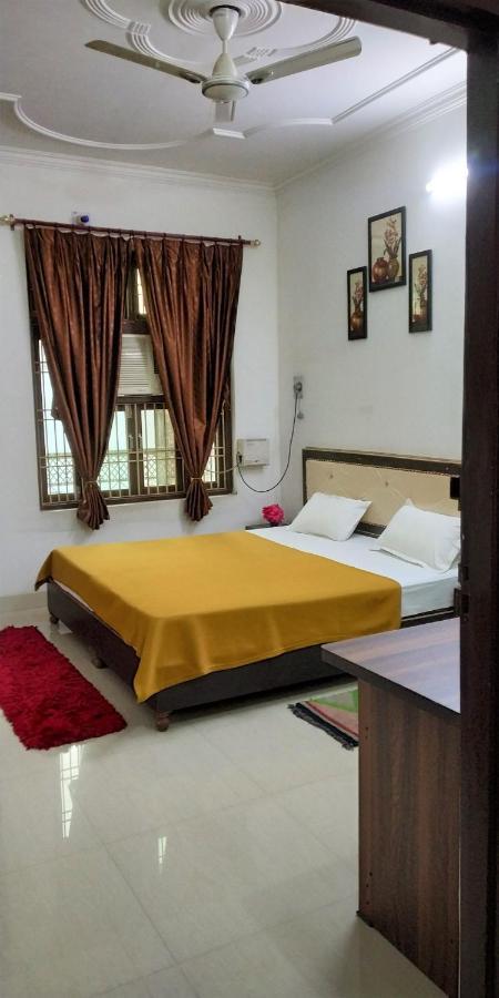 Varuna Palace-Fully Vaccinated Staff Varanasi Exterior photo