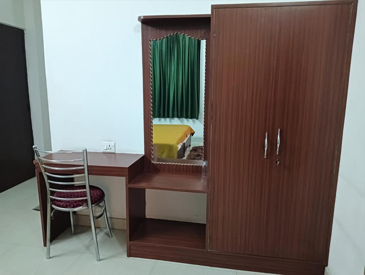 Varuna Palace-Fully Vaccinated Staff Varanasi Exterior photo